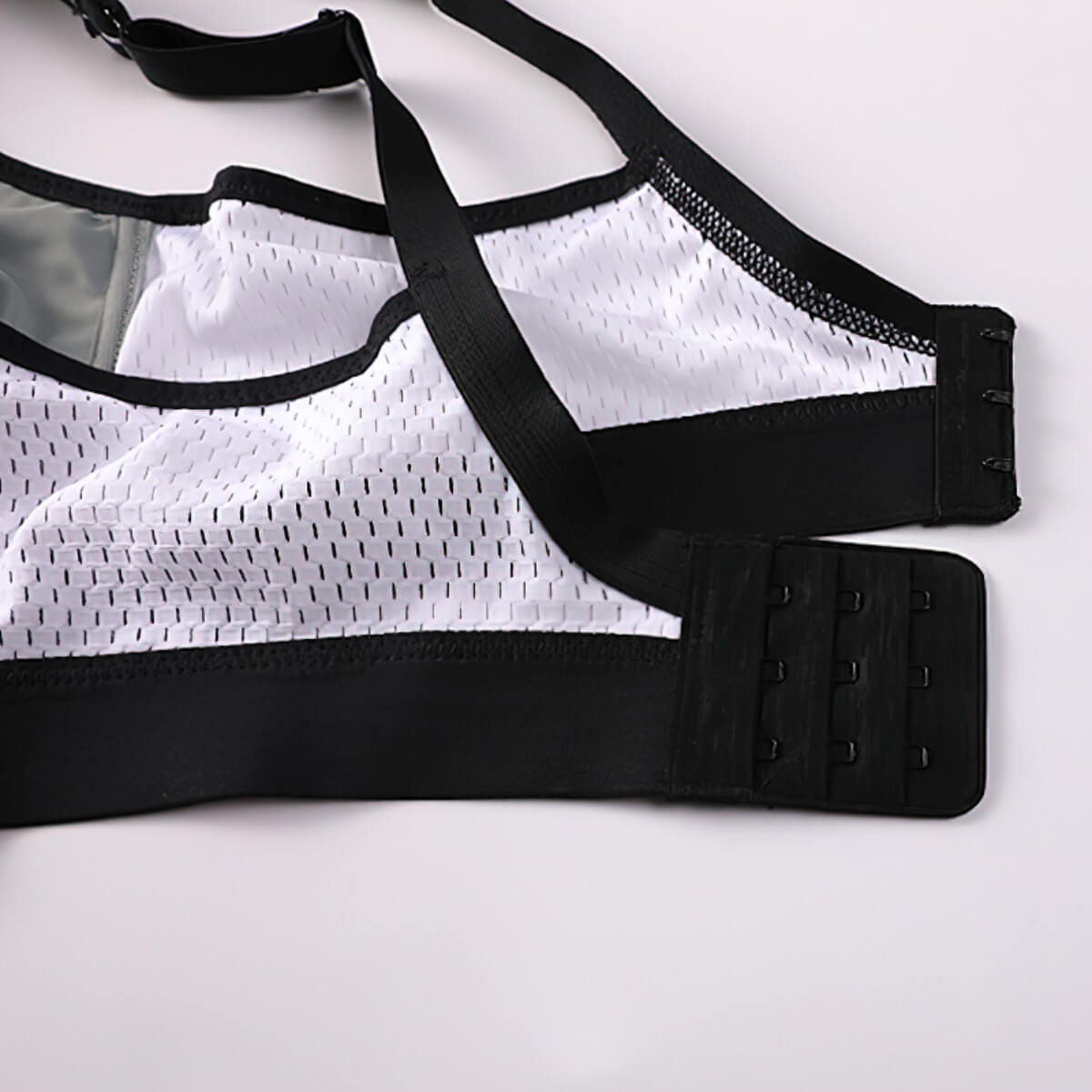 Moisture-wicking Bounce Control Back Closure Sports Bra - Okay Trendy
